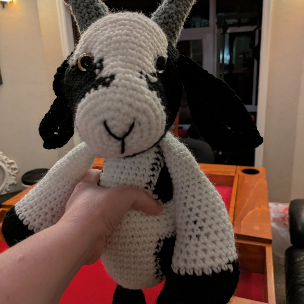Walnut The  Crocheted Goat - Picture 4 of 4